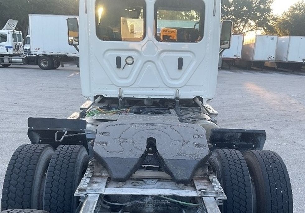 Day Cab Tractor-Heavy Duty Tractors-Freightliner-2020-Cascadia 12564ST-Tampa-FL-280,858\n\t\tmiles-$ 48,750 - Image 6