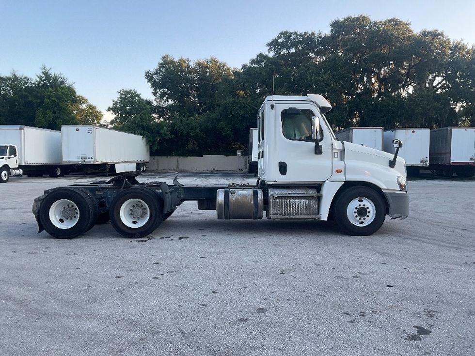 Day Cab Tractor-Heavy Duty Tractors-Freightliner-2020-Cascadia 12564ST-Tampa-FL-280,858\n\t\tmiles-$ 48,750 - Image 8