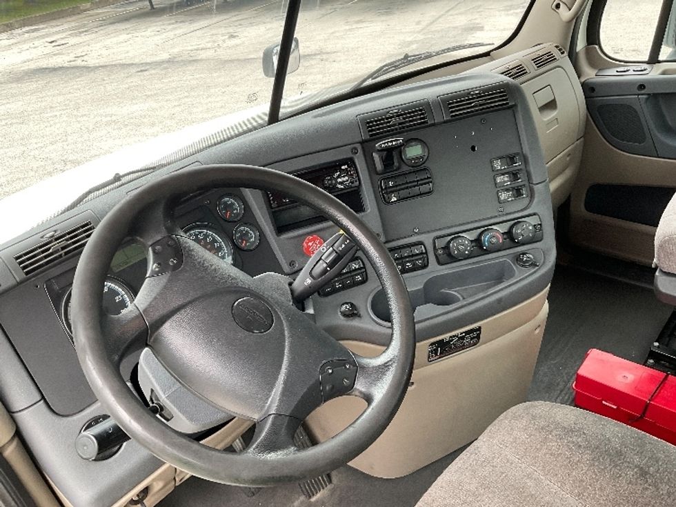 Day Cab Tractor-Heavy Duty Tractors-Freightliner-2020-Cascadia 12564ST-Tampa-FL-326,693\n\t\tmiles-$ 51,250 - Image 10
