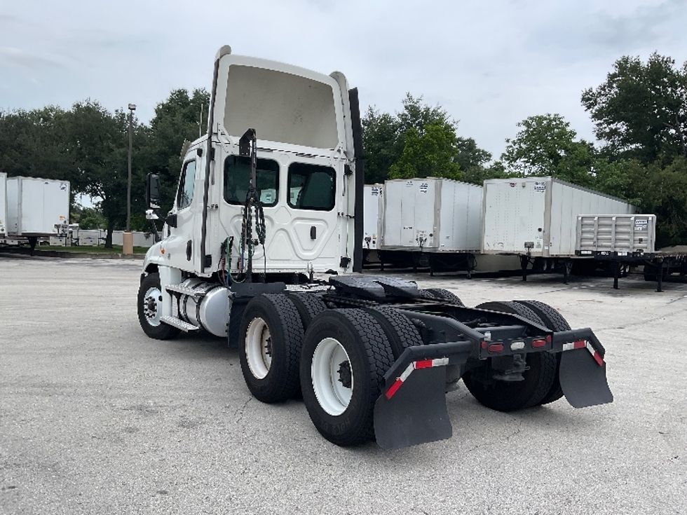 Day Cab Tractor-Heavy Duty Tractors-Freightliner-2020-Cascadia 12564ST-Tampa-FL-326,693\n\t\tmiles-$ 51,250 - Image 5