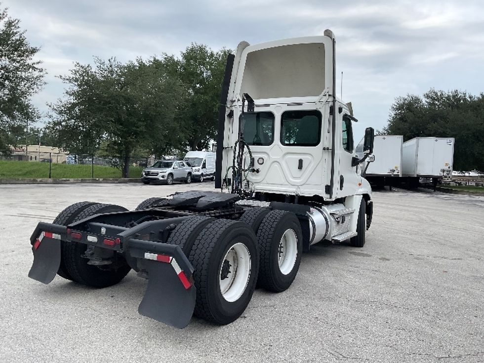 Day Cab Tractor-Heavy Duty Tractors-Freightliner-2020-Cascadia 12564ST-Tampa-FL-326,693\n\t\tmiles-$ 51,250 - Image 7