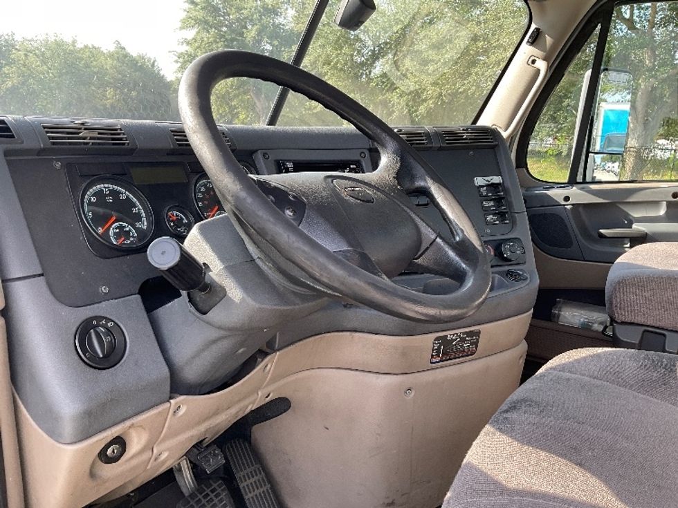 Day Cab Tractor-Heavy Duty Tractors-Freightliner-2020-Cascadia 12564ST-Tampa-FL-335,506\n\t\tmiles-$ 45,750 - Image 10