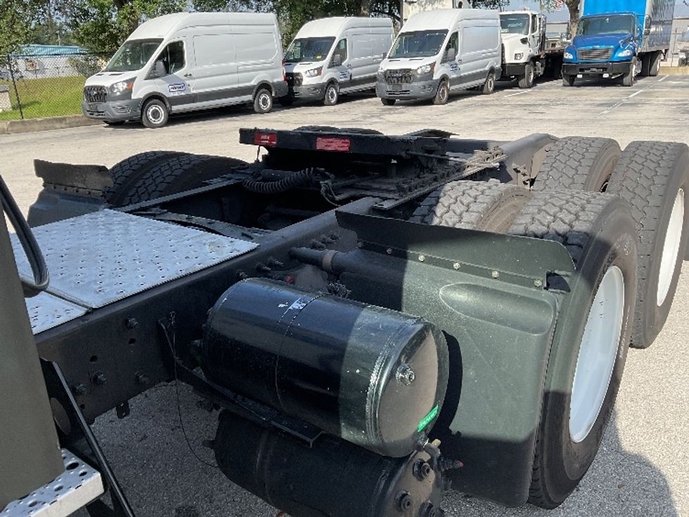 Day Cab Tractor-Heavy Duty Tractors-Freightliner-2020-Cascadia 12564ST-Tampa-FL-335,506\n\t\tmiles-$ 45,750 - Image 17