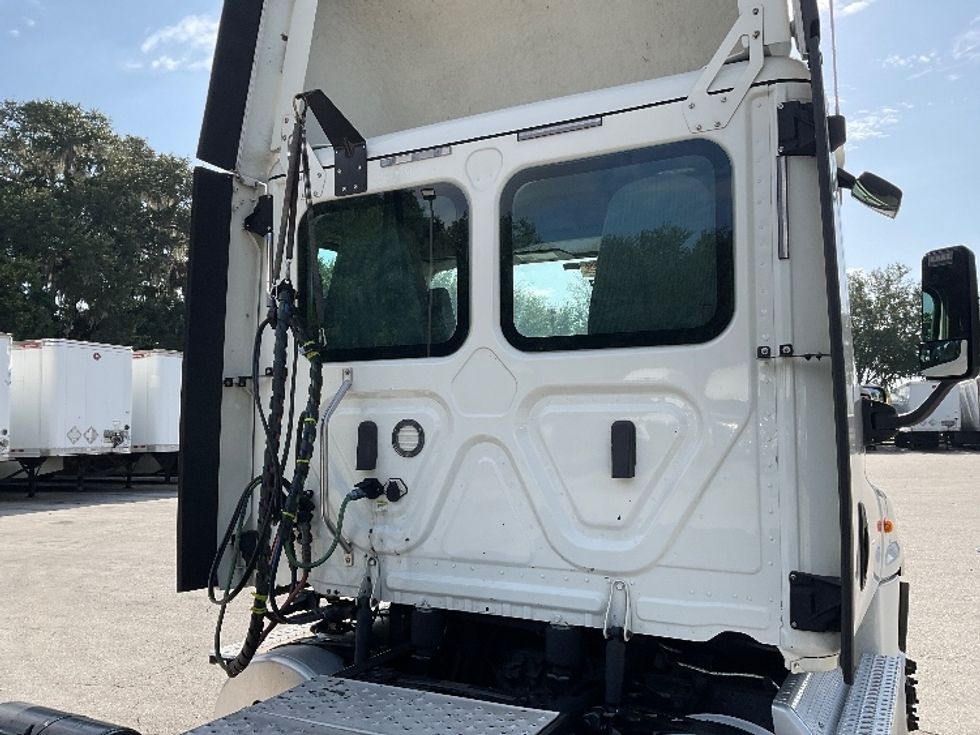 Day Cab Tractor-Heavy Duty Tractors-Freightliner-2020-Cascadia 12564ST-Tampa-FL-335,506\n\t\tmiles-$ 45,750 - Image 18