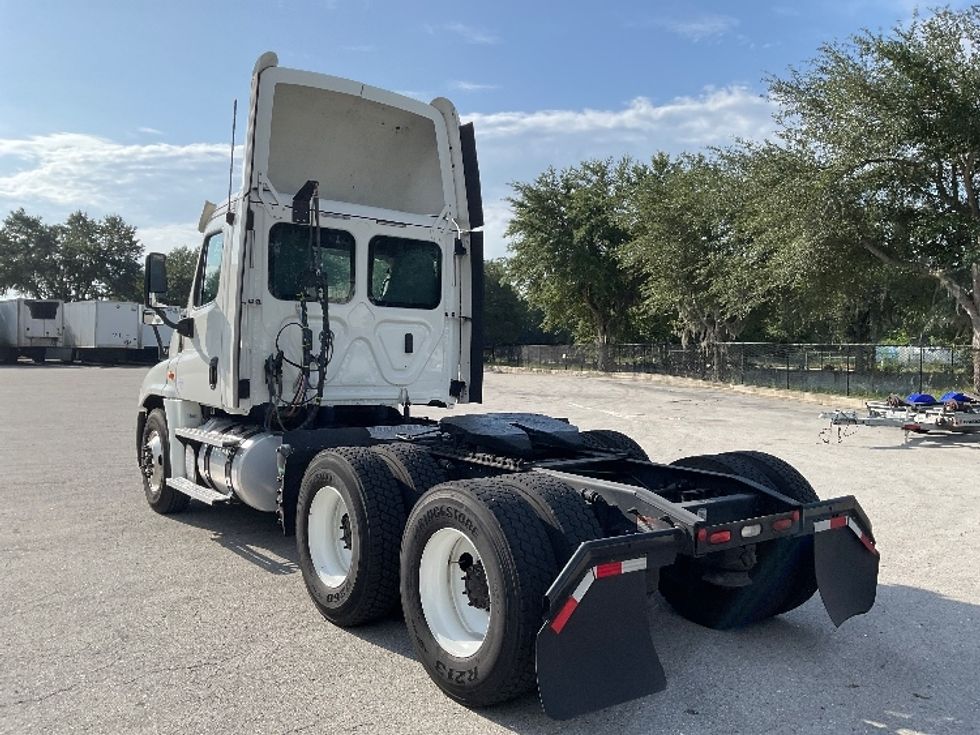 Day Cab Tractor-Heavy Duty Tractors-Freightliner-2020-Cascadia 12564ST-Tampa-FL-335,506\n\t\tmiles-$ 45,750 - Image 5