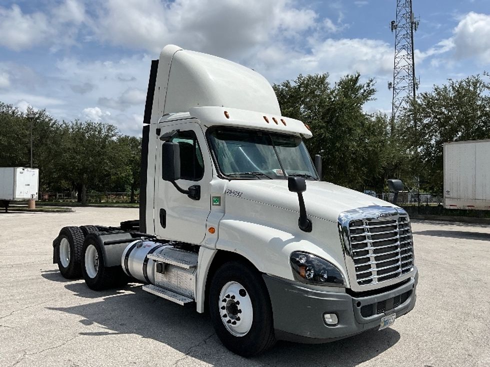 Day Cab Tractor-Heavy Duty Tractors-Freightliner-2020-Cascadia 12564ST-Tampa-FL-344,170\n\t\tmiles-$ 50,500 - Image 1