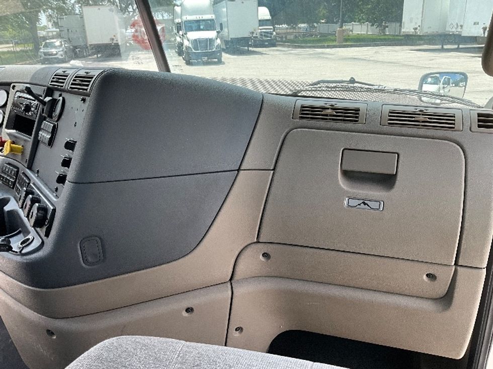 Day Cab Tractor-Heavy Duty Tractors-Freightliner-2020-Cascadia 12564ST-Tampa-FL-344,170\n\t\tmiles-$ 50,500 - Image 14