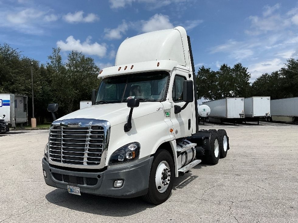 Day Cab Tractor-Heavy Duty Tractors-Freightliner-2020-Cascadia 12564ST-Tampa-FL-344,170\n\t\tmiles-$ 50,500 - Image 3
