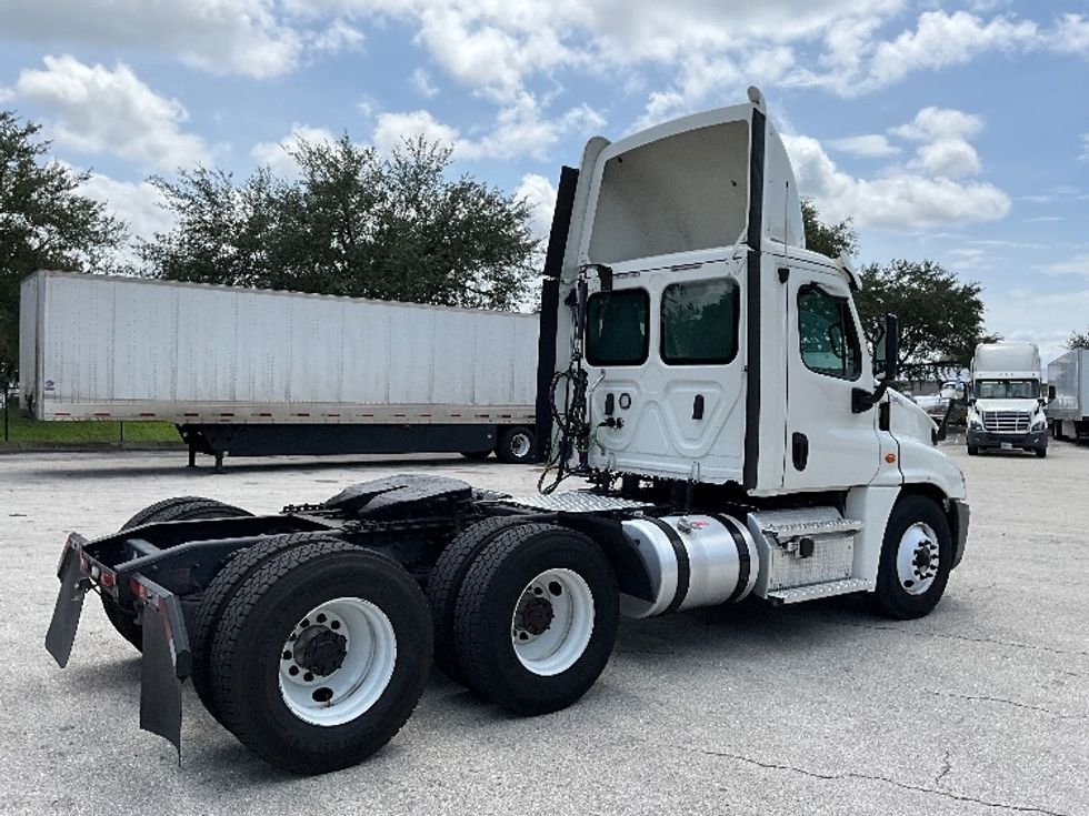 Day Cab Tractor-Heavy Duty Tractors-Freightliner-2020-Cascadia 12564ST-Tampa-FL-344,170\n\t\tmiles-$ 50,500 - Image 7