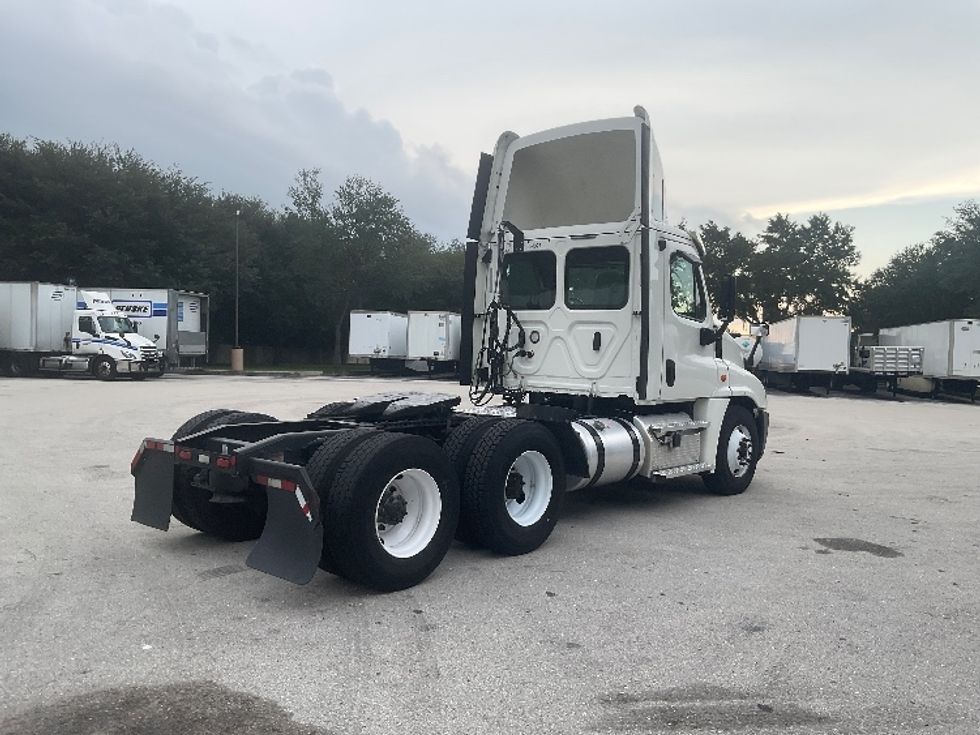 Day Cab Tractor-Heavy Duty Tractors-Freightliner-2020-Cascadia 12564ST-Tampa-FL-404,982\n\t\tmiles-$ 47,000 - Image 7