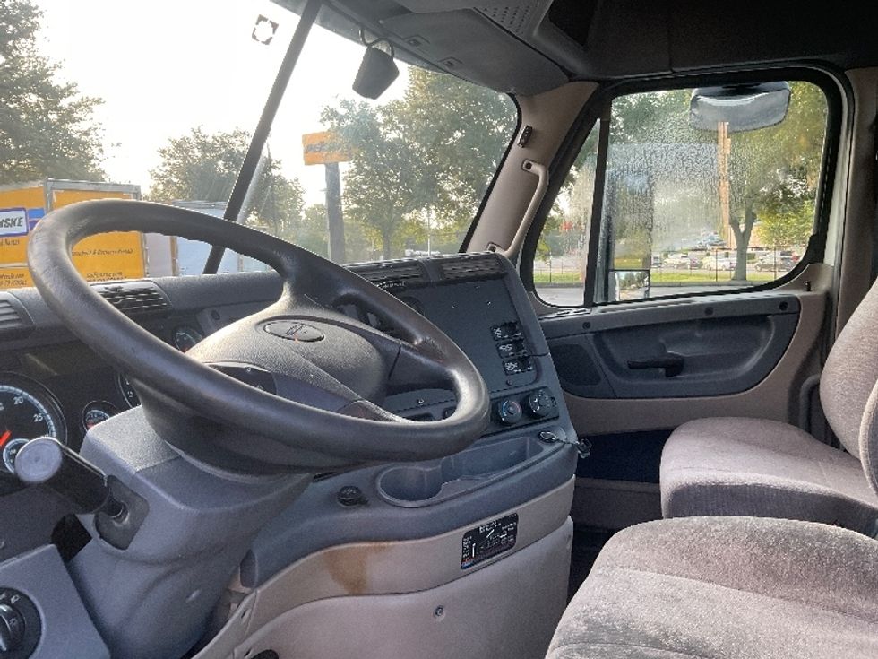 Day Cab Tractor-Heavy Duty Tractors-Freightliner-2020-Cascadia 12564ST-Tampa-FL-479,955\n\t\tmiles-$ 43,000 - Image 10