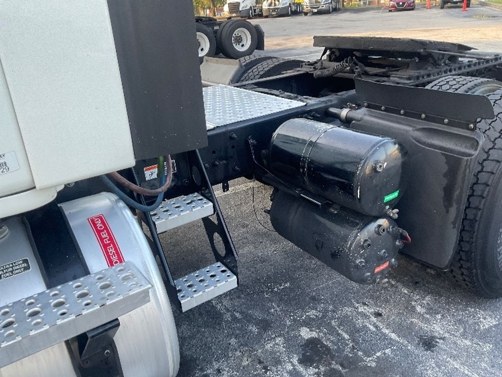 Day Cab Tractor-Heavy Duty Tractors-Freightliner-2020-Cascadia 12564ST-Tampa-FL-479,955\n\t\tmiles-$ 43,000 - Image 17