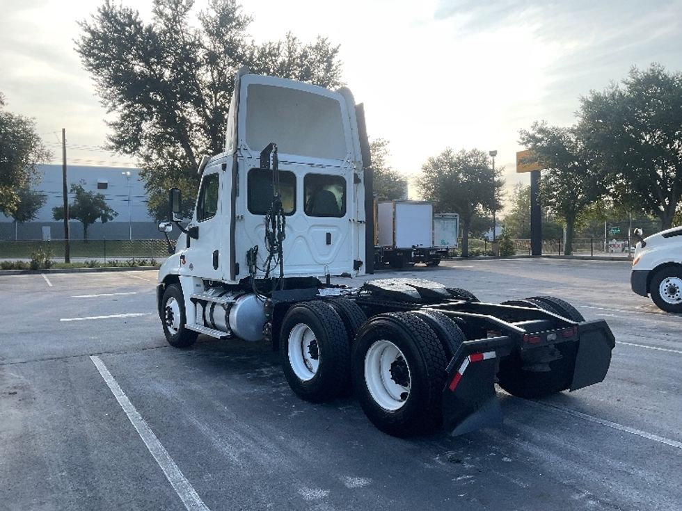 Day Cab Tractor-Heavy Duty Tractors-Freightliner-2020-Cascadia 12564ST-Tampa-FL-479,955\n\t\tmiles-$ 43,000 - Image 5