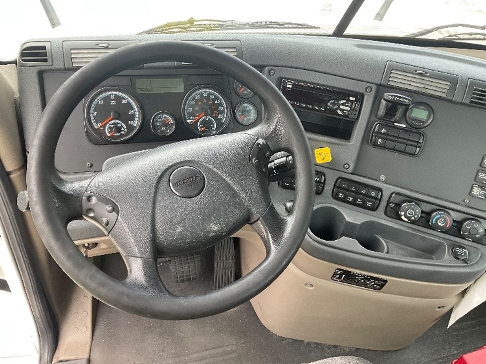 Day Cab Tractor-Heavy Duty Tractors-Freightliner-2020-Cascadia 12564ST-Tampa-FL-481,452\n\t\tmiles-$ 43,000 - Image 11