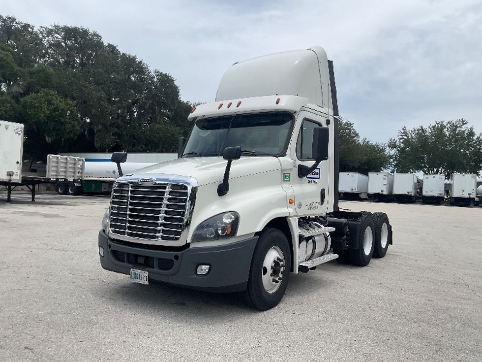 Day Cab Tractor-Heavy Duty Tractors-Freightliner-2020-Cascadia 12564ST-Tampa-FL-481,452\n\t\tmiles-$ 43,000 - Image 3