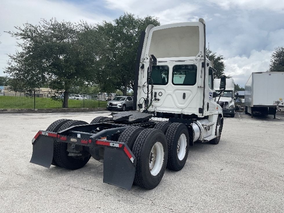 Day Cab Tractor-Heavy Duty Tractors-Freightliner-2020-Cascadia 12564ST-Tampa-FL-481,452\n\t\tmiles-$ 43,000 - Image 7