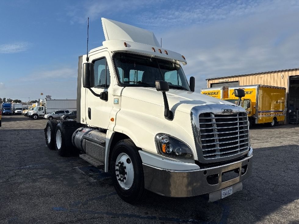 2018 Freightliner Cascadia 125" Sleeper Cab photo 20