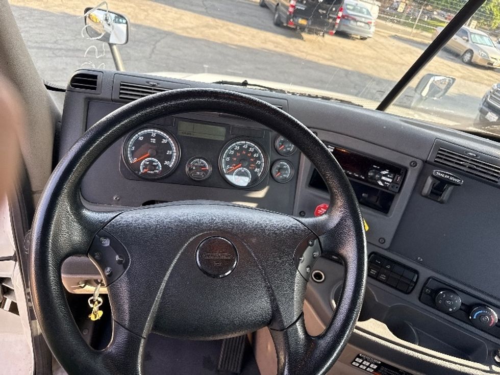 Day Cab Tractor-Heavy Duty Tractors-Freightliner-2020-Cascadia 12564ST-Torrance-CA-109,965\n\t\tmiles-$ 60,000 - Image 10