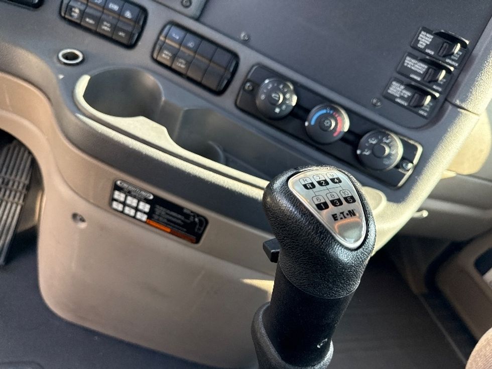 Day Cab Tractor-Heavy Duty Tractors-Freightliner-2020-Cascadia 12564ST-Torrance-CA-109,965\n\t\tmiles-$ 60,000 - Image 16