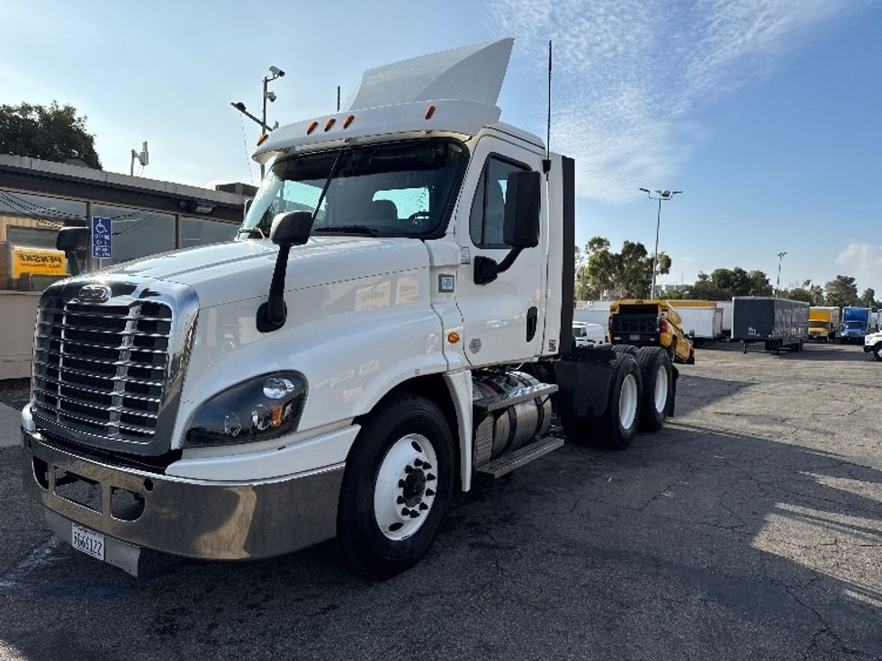 Day Cab Tractor-Heavy Duty Tractors-Freightliner-2020-Cascadia 12564ST-Torrance-CA-109,965\n\t\tmiles-$ 60,000 - Image 3