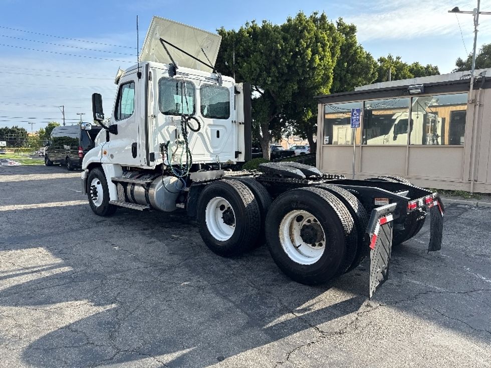 Day Cab Tractor-Heavy Duty Tractors-Freightliner-2020-Cascadia 12564ST-Torrance-CA-109,965\n\t\tmiles-$ 60,000 - Image 5