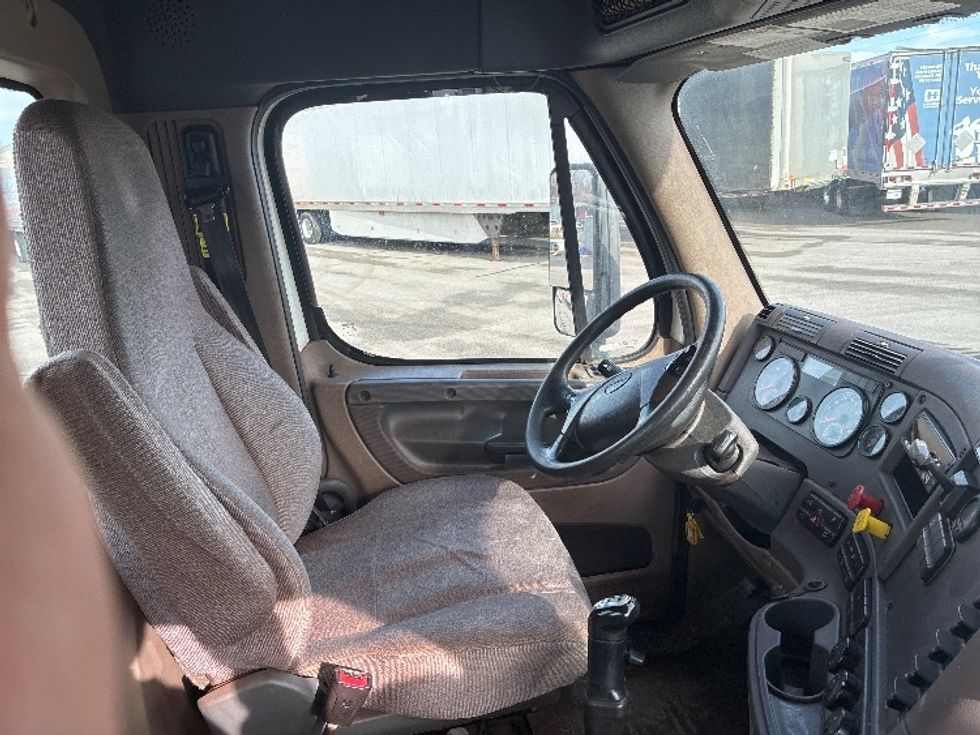 Day Cab Tractor-Heavy Duty Tractors-Freightliner-2020-Cascadia 12564ST-Valparaiso-IN-205,907\n\t\tmiles-$ 62,750 - Image 12