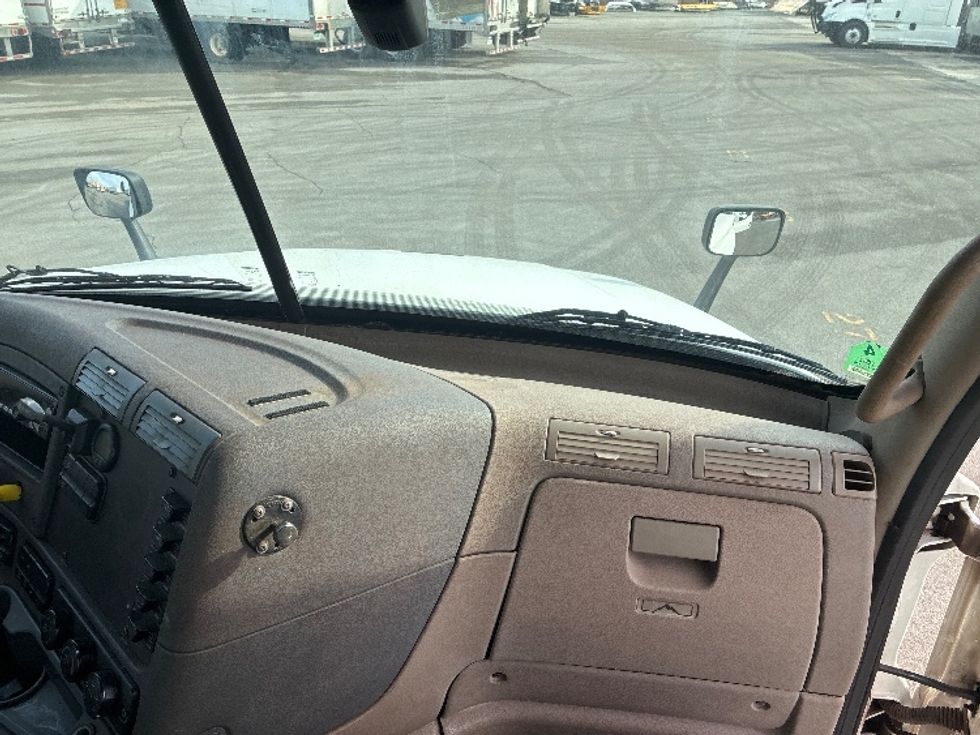 Day Cab Tractor-Heavy Duty Tractors-Freightliner-2020-Cascadia 12564ST-Valparaiso-IN-205,907\n\t\tmiles-$ 62,750 - Image 15