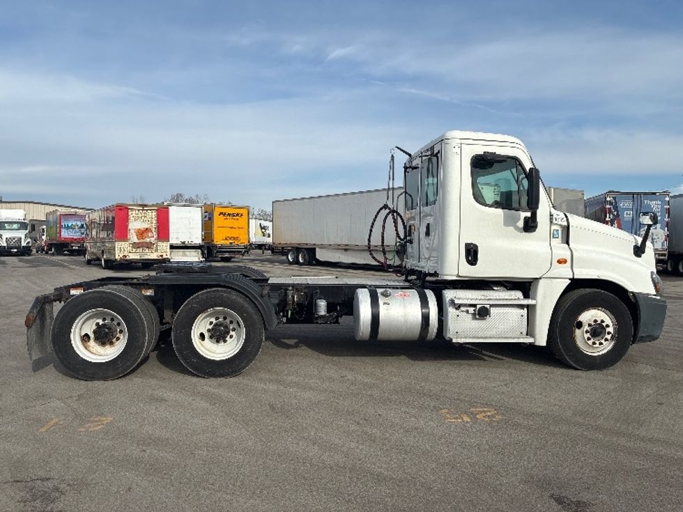 Day Cab Tractor-Heavy Duty Tractors-Freightliner-2020-Cascadia 12564ST-Valparaiso-IN-205,907\n\t\tmiles-$ 62,750 - Image 8