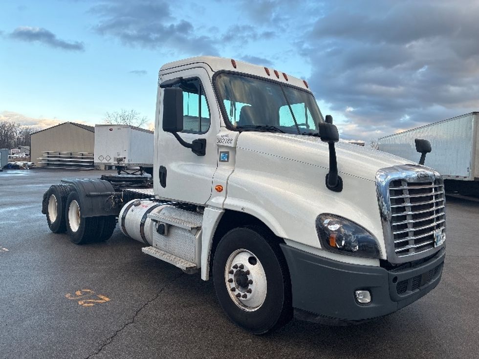Day Cab Tractor-Heavy Duty Tractors-Freightliner-2020-Cascadia 12564ST-Valparaiso-IN-406,025\n\t\tmiles-$ 51,500 - Image 1