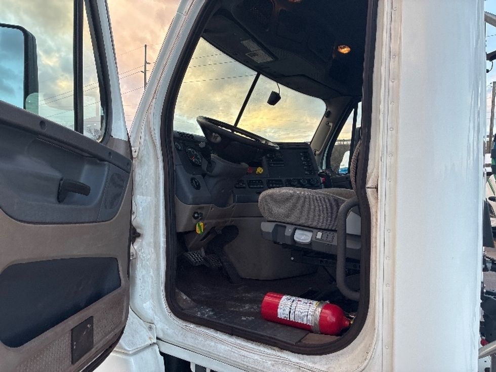 Day Cab Tractor-Heavy Duty Tractors-Freightliner-2020-Cascadia 12564ST-Valparaiso-IN-406,025\n\t\tmiles-$ 51,500 - Image 9