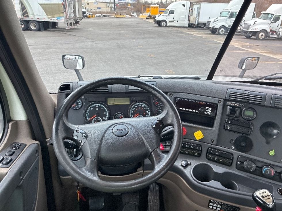 Day Cab Tractor-Heavy Duty Tractors-Freightliner-2020-Cascadia 12564ST-Valparaiso-IN-667,908\n\t\tmiles-$ 29,500 - Image 11