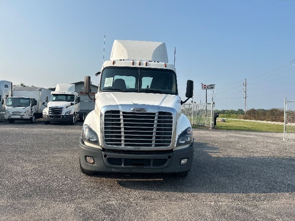 Day Cab Tractor-Heavy Duty Tractors-Freightliner-2020-Cascadia 12564ST-Wabash-IN-637,214\n\t\tmiles-$ 29,750 - Image 2