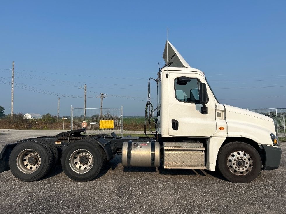 Day Cab Tractor-Heavy Duty Tractors-Freightliner-2020-Cascadia 12564ST-Wabash-IN-637,214\n\t\tmiles-$ 29,750 - Image 8