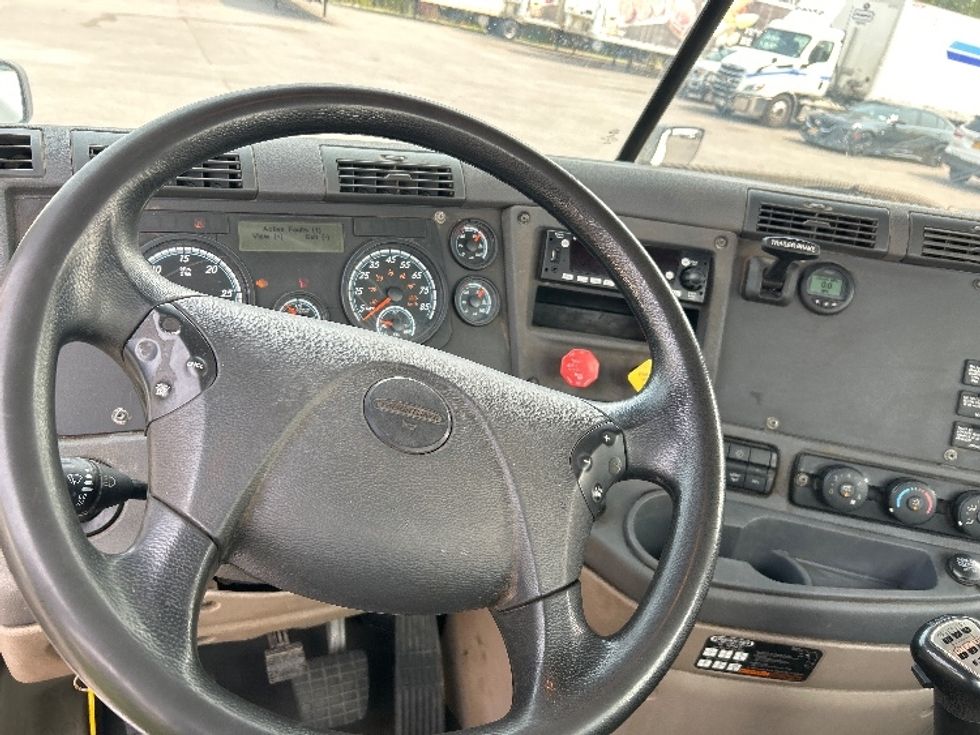 Day Cab Tractor-Heavy Duty Tractors-Freightliner-2020-Cascadia 12564ST-Watertown-NY-269,957\n\t\tmiles-$ 46,250 - Image 11