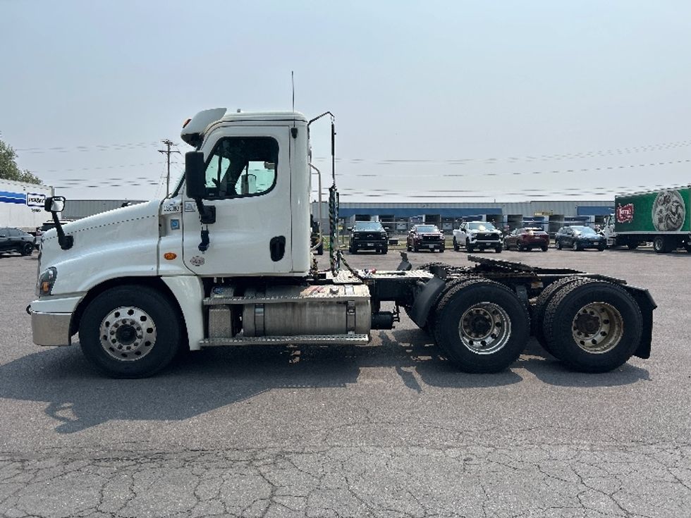 Day Cab Tractor-Heavy Duty Tractors-Freightliner-2020-Cascadia 12564ST-Watertown-NY-269,957\n\t\tmiles-$ 46,250 - Image 4