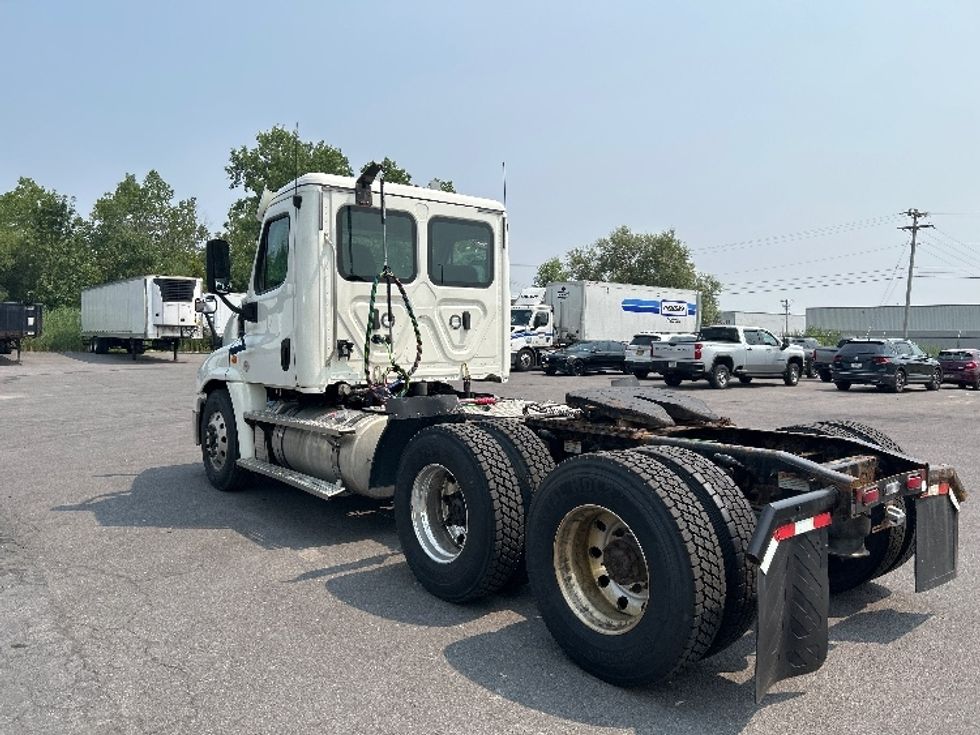Day Cab Tractor-Heavy Duty Tractors-Freightliner-2020-Cascadia 12564ST-Watertown-NY-269,957\n\t\tmiles-$ 46,250 - Image 5