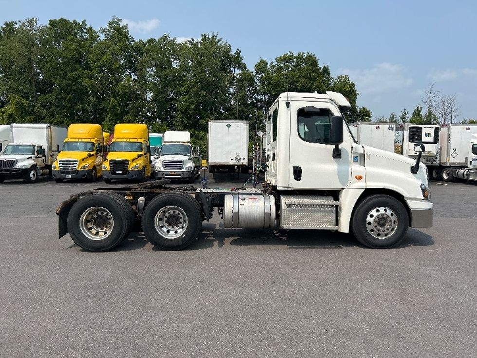 Day Cab Tractor-Heavy Duty Tractors-Freightliner-2020-Cascadia 12564ST-Watertown-NY-269,957\n\t\tmiles-$ 46,250 - Image 8