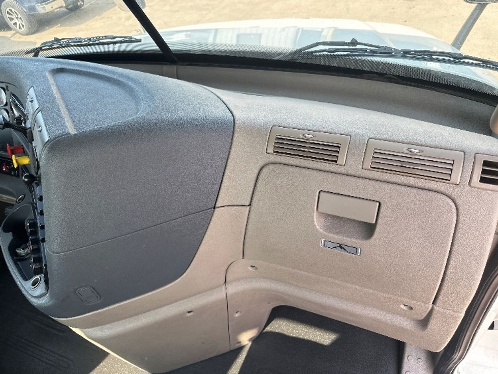 Day Cab Tractor-Heavy Duty Tractors-Freightliner-2020-Cascadia 12564ST-Waxahachie-TX-274,533\n\t\tmiles-$ 60,750 - Image 13