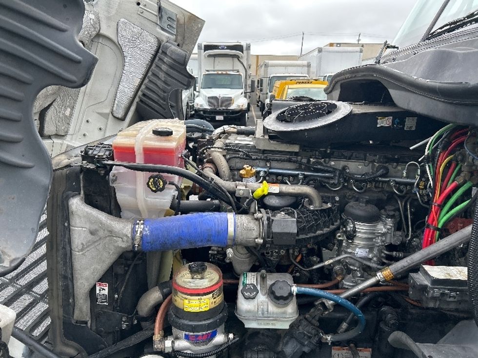 Day Cab Tractor-Heavy Duty Tractors-Freightliner-2020-Cascadia 12564ST-West Sacramento-CA-338,195\n\t\tmiles-$ 48,750 - Image 16