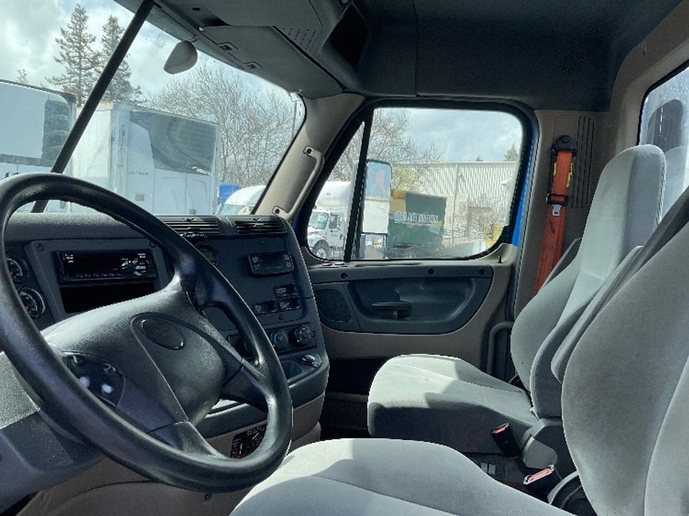 Day Cab Tractor-Heavy Duty Tractors-Freightliner-2020-Cascadia 12564ST-West Sacramento-CA-355,690\n\t\tmiles-$ 55,250 - Image 10