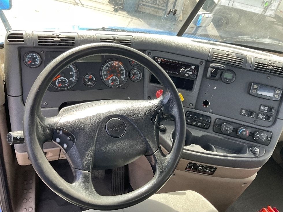 Day Cab Tractor-Heavy Duty Tractors-Freightliner-2020-Cascadia 12564ST-West Sacramento-CA-355,690\n\t\tmiles-$ 55,250 - Image 11