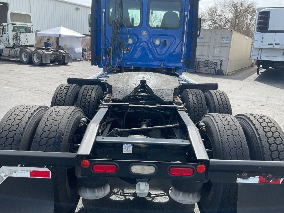 Day Cab Tractor-Heavy Duty Tractors-Freightliner-2020-Cascadia 12564ST-West Sacramento-CA-355,690\n\t\tmiles-$ 55,250 - Image 6