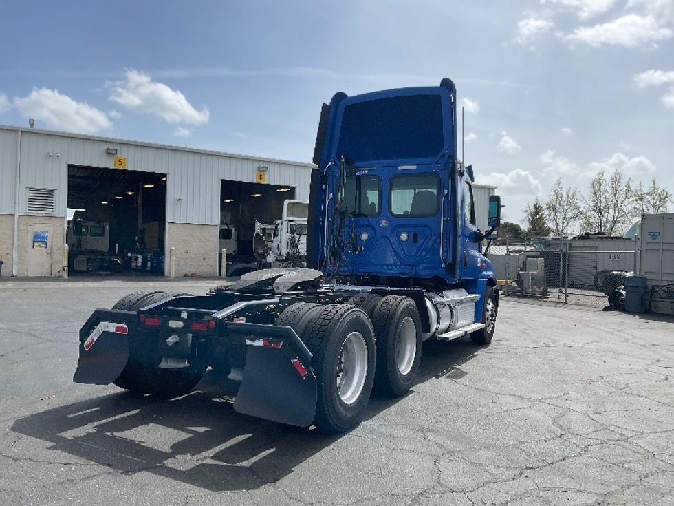 Day Cab Tractor-Heavy Duty Tractors-Freightliner-2020-Cascadia 12564ST-West Sacramento-CA-355,690\n\t\tmiles-$ 55,250 - Image 7