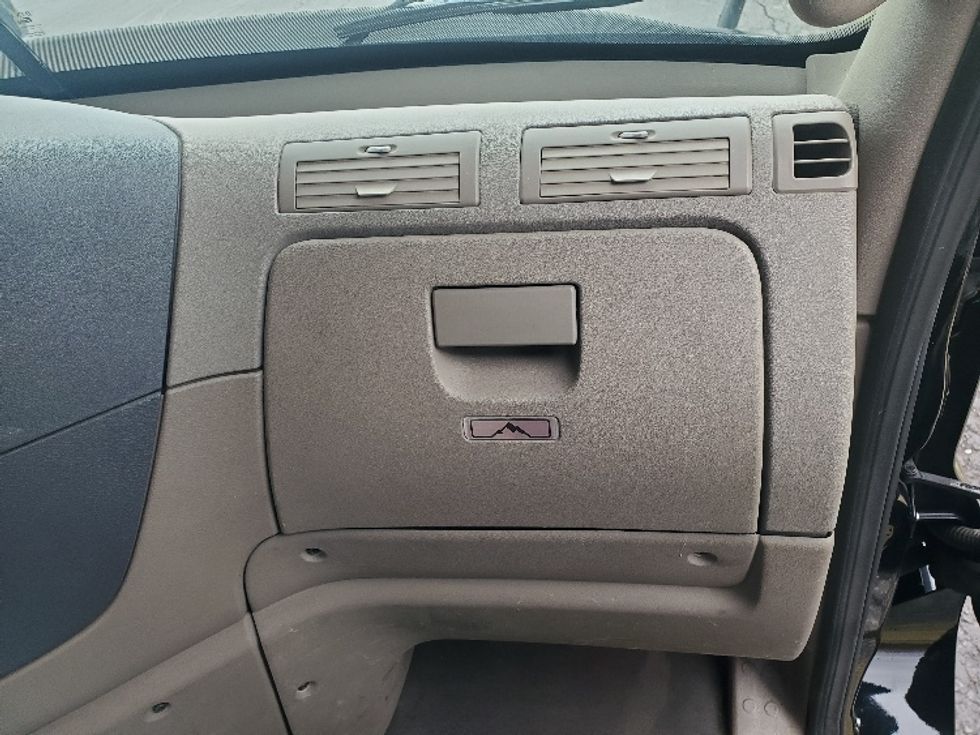 Day Cab Tractor-Heavy Duty Tractors-Freightliner-2020-Cascadia 12564ST-White Deer-PA-324,244\n\t\tmiles-$ 50,000 - Image 13