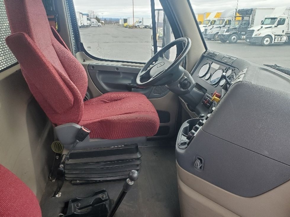 Day Cab Tractor-Heavy Duty Tractors-Freightliner-2020-Cascadia 12564ST-White Deer-PA-324,244\n\t\tmiles-$ 50,000 - Image 14