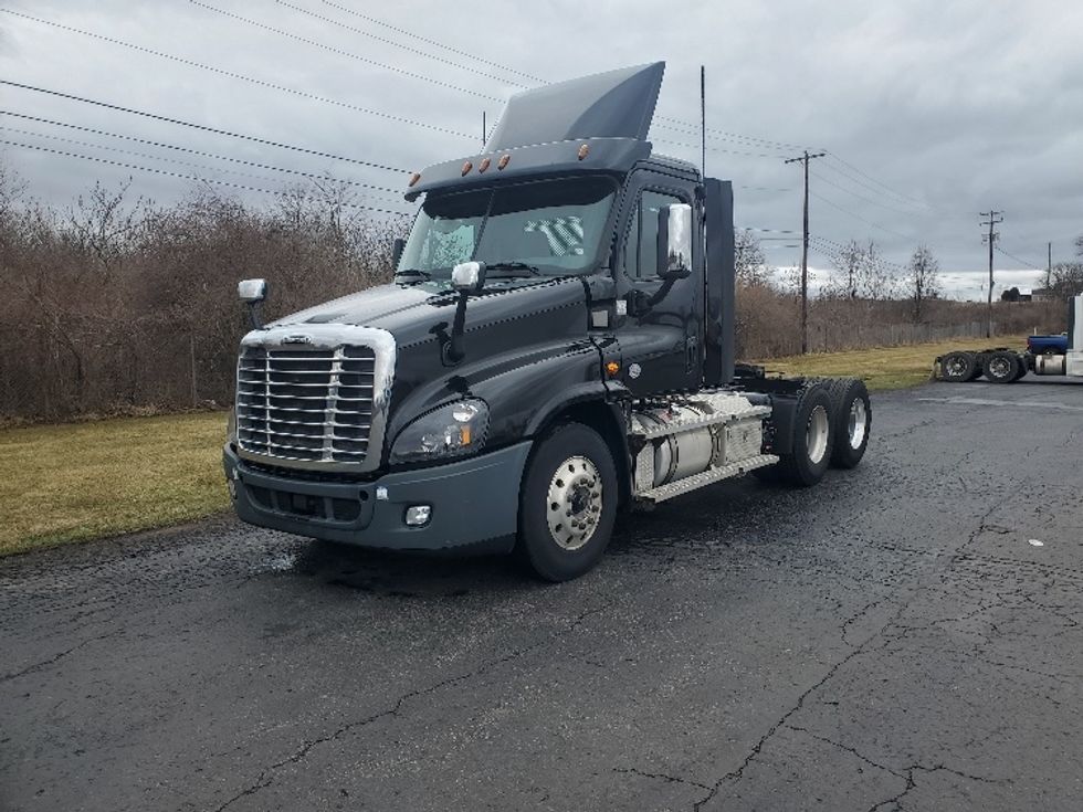 Day Cab Tractor-Heavy Duty Tractors-Freightliner-2020-Cascadia 12564ST-White Deer-PA-324,244\n\t\tmiles-$ 50,000 - Image 3
