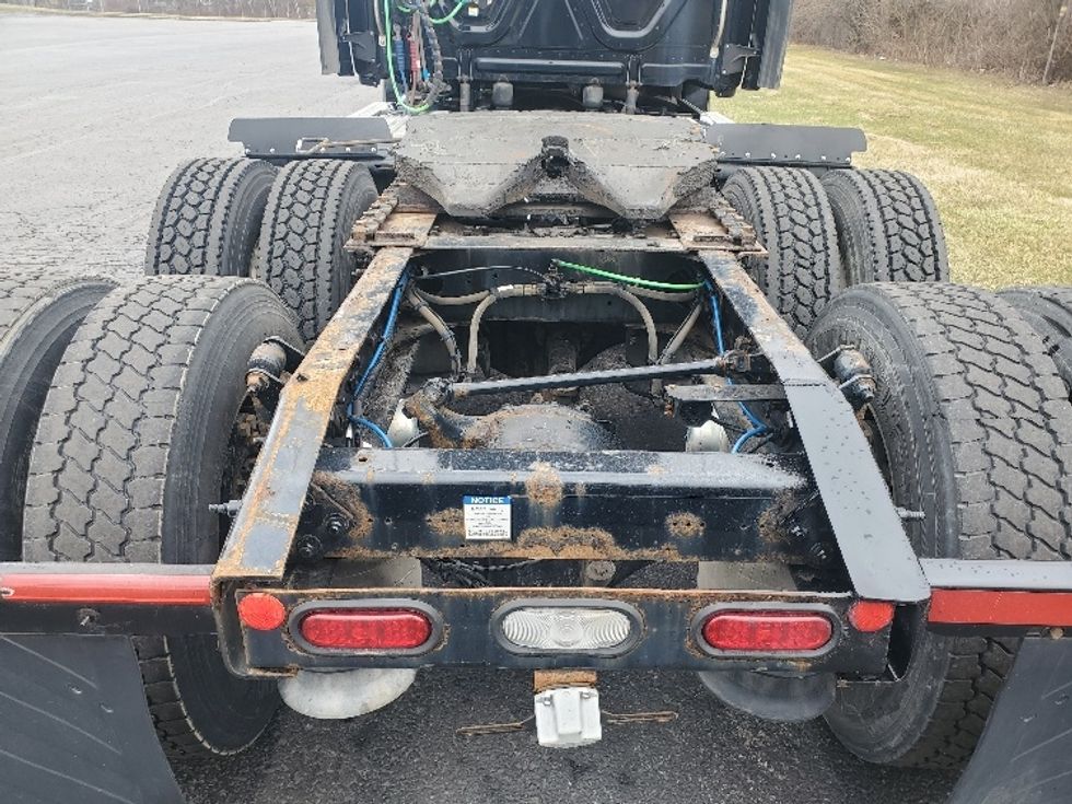 Day Cab Tractor-Heavy Duty Tractors-Freightliner-2020-Cascadia 12564ST-White Deer-PA-324,244\n\t\tmiles-$ 50,000 - Image 6