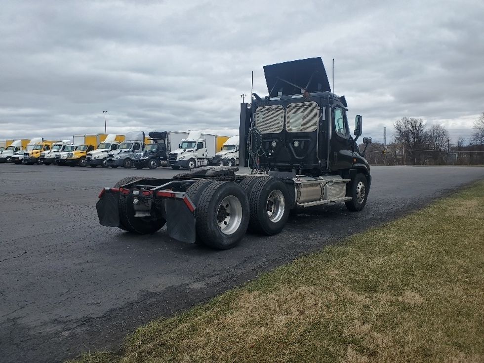 Day Cab Tractor-Heavy Duty Tractors-Freightliner-2020-Cascadia 12564ST-White Deer-PA-324,244\n\t\tmiles-$ 50,000 - Image 7