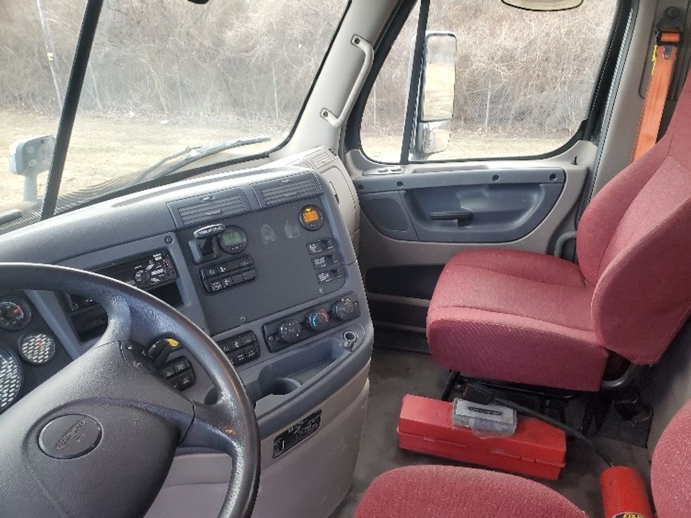 Day Cab Tractor-Heavy Duty Tractors-Freightliner-2020-Cascadia 12564ST-White Deer-PA-349,371\n\t\tmiles-$ 51,250 - Image 10