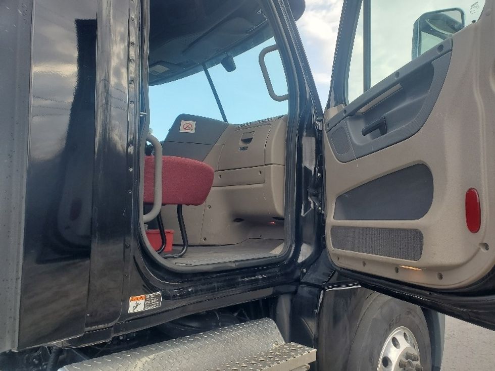 Day Cab Tractor-Heavy Duty Tractors-Freightliner-2020-Cascadia 12564ST-White Deer-PA-349,371\n\t\tmiles-$ 51,250 - Image 12